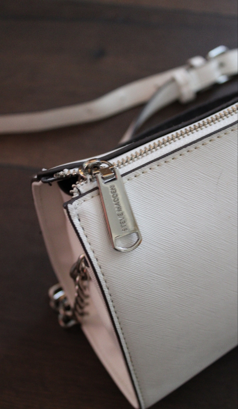 Steve Madden Cream Crossbody Bag - Picture 6 of 7